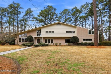 (private lake, pond, coastal) Home For Sale in Kinston North Carolina