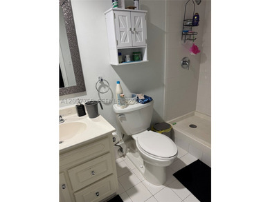 For sale spacious one-Bedroom one-Bath condo unit, with a large - photo 8
