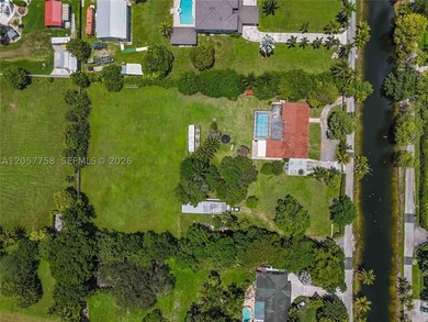 Private 2.28-Acre Ranch Retreat in Exclusive Country Club - photo 3