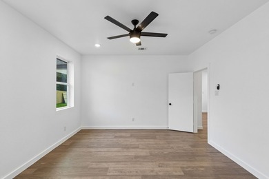 Welcome to this beautifully crafted new construction home - photo 17