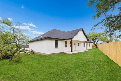 Welcome to this beautifully crafted new construction home - photo 24