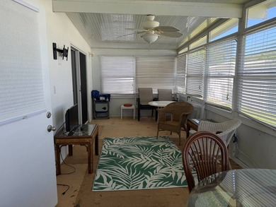 Beautifully updated 2-bed, 2-bath home with just over 1,000 sq - photo 6