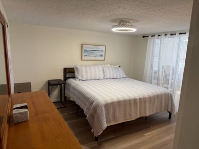 Beautifully updated 2-bed, 2-bath home with just over 1,000 sq - photo 8