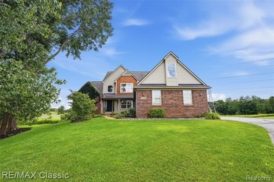 Welcome home! Discover the perfect blend of comfort, space, and - photo 2