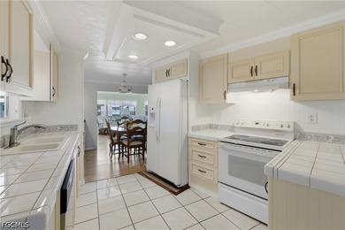 PRETTY, LIGHT AND BRIGHT, TWO-BED, TWO-BATH HOME ON THE MARKET - photo 15