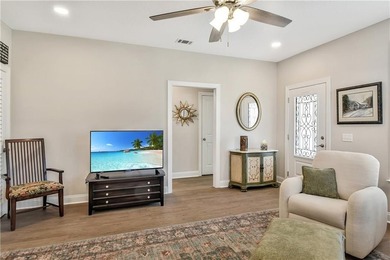 Location, location, corner location! Like new single family home - photo 7