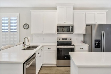 Location, location, corner location! Like new single family home - photo 9