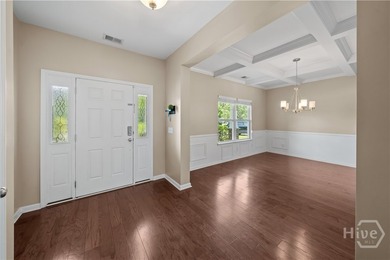 Perfectly positioned in Richmond Hill with convenient access to - photo 5