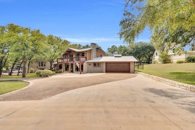 Well-maintained home located in the gated golf course community - photo 3