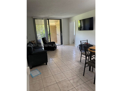 Spacious two-bedrooms two bathrooms condo unit. The unit has a - photo 5