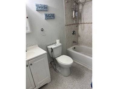 Spacious two-bedrooms two bathrooms condo unit. The unit has a - photo 10