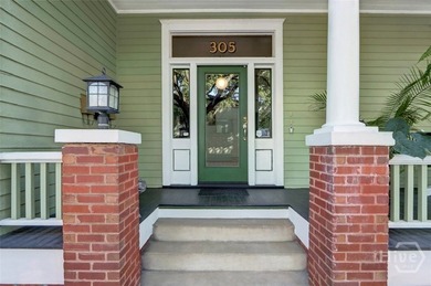 Experience the timeless beauty of Savannah from this cozy and - photo 3