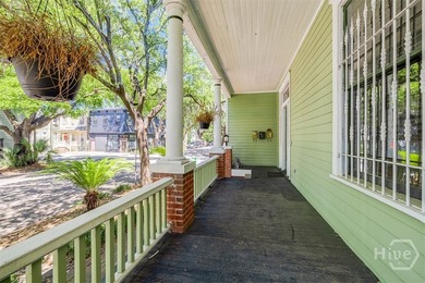 Experience the timeless beauty of Savannah from this cozy and - photo 7