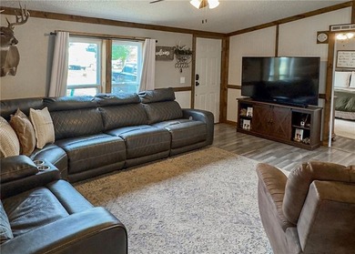 3 Full LOTS!!! 1) 3br 2 Ba updated in Rustic decor home with a - photo 11
