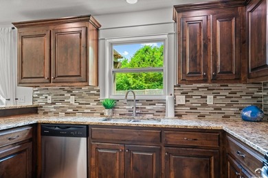 Welcome to this beautiful South facing 2 story with an open - photo 11