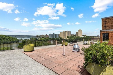 Beautifully Renovated Studio With Great Space, & Open View at an - photo 12