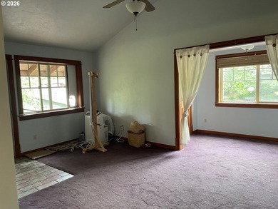 Beautiful brown-shingle Craftsman home (1957 Sq Ft) with - photo 18