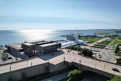 Exceptional lakefront residence on Milwaukee's Gold Coast - photo 19