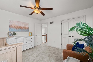 Welcome to this beautiful South facing 2 story with an open - photo 25