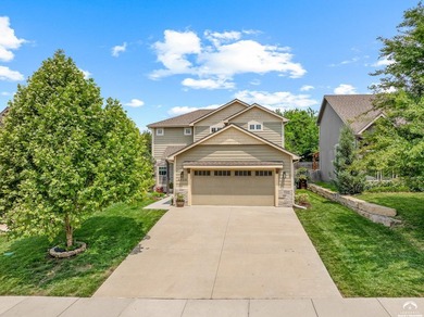 Welcome to this beautiful South facing 2 story with an open - photo 26