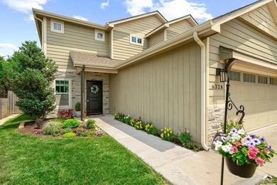 Welcome to this beautiful South facing 2 story with an open - photo 29