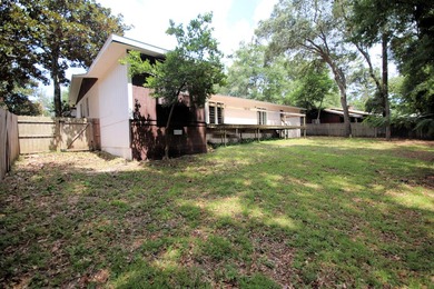 This fantastic Niceville property is now available, conveniently - photo 32