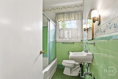 Fantastic Brick Bungalow In The Ardsley Park Area. The Home Has - photo 32