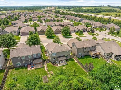 Welcome to this beautiful South facing 2 story with an open - photo 34