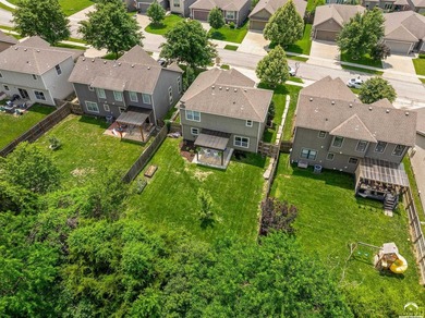 Welcome to this beautiful South facing 2 story with an open - photo 35