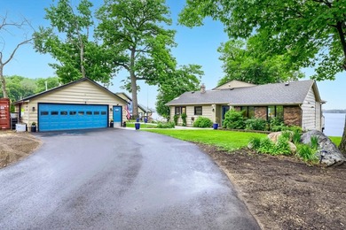 Welcome to *The SS Iverson* a totally renovated waterfront home - photo 41