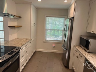 Charming bungalow located in the Ardsley Park area. Split - photo 5