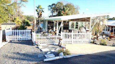 Tooke Lake Home For Sale in Weeki Wachee Florida