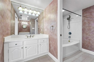 We are pleased to present this exclusive and elegant condominium - photo 16