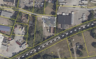 Nestled in the heart of a bustling commercial corridor in - photo 18