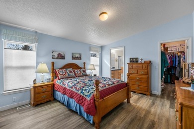 Beautifully maintained 2005 manufactured home in a safe