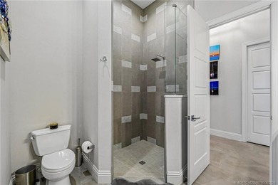 Recently built and meticulously maintained, this exceptional - photo 20