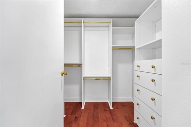 We are pleased to present this exclusive and elegant condominium - photo 23