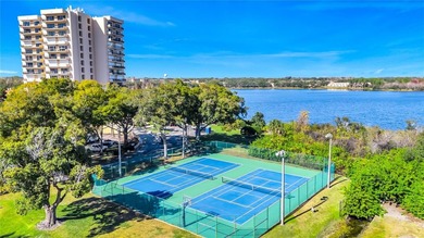 We are pleased to present this exclusive and elegant condominium - photo 27