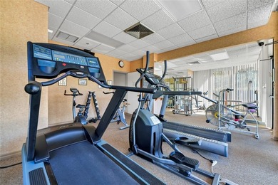 We are pleased to present this exclusive and elegant condominium - photo 33
