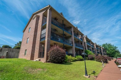 Find your dream lakeside retreat in this 2 bedroom, 2.5 bath - photo 50
