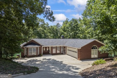 Lake Home For Sale in Hartwell, Georgia
