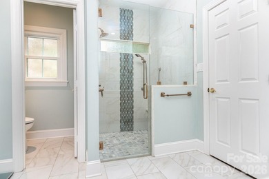 Welcome to the style and comfort of The Peninsula in this - photo 11