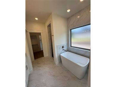 Experience luxury New Construction living in beautiful Bella - photo 14