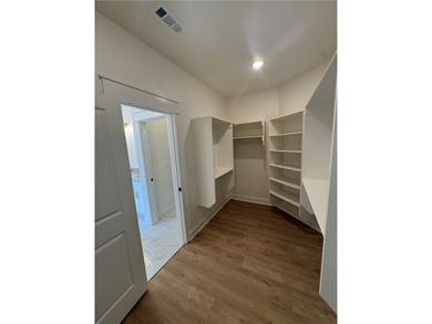 Experience luxury New Construction living in beautiful Bella - photo 17
