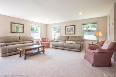 Stunning Secord Lake Waterfront Retreat. Welcome to this - photo 18