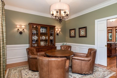 Welcome to the style and comfort of The Peninsula in this - photo 19
