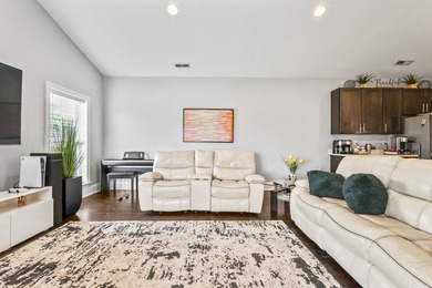 Welcome to this beautifully maintained home in Arrowhead Grande - photo 11