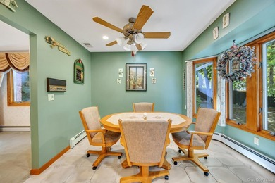 Beautiful Brookfield Colonial in Charter Oaks, 4 bedrooms, 2.5 - photo 16