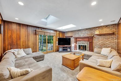 Beautiful Brookfield Colonial in Charter Oaks, 4 bedrooms, 2.5 - photo 18