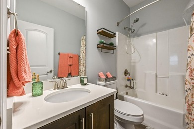 Welcome to this beautifully maintained home in Arrowhead Grande - photo 21